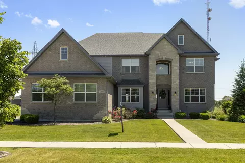 12903 Waterford Dr, Lemont, IL 60439