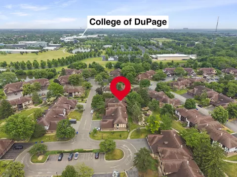 View/Area - 1608 Thames Ct #A, Wheaton, IL 60189 photo 3 of 15