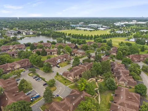 View/Area - 1608 Thames Ct #A, Wheaton, IL 60189 photo 7 of 15