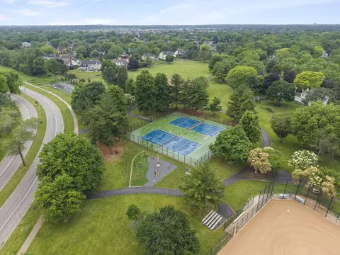 View/Area - 1608 Thames Ct #A, Wheaton, IL 60189 photo 14 of 15