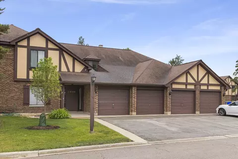 Exterior - 1608 Thames Ct #A, Wheaton, IL 60189 photo 6 of 6