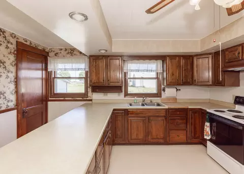 Kitchen - 29058 E 2700 St, Prophetstown, IL 61277 photo 3 of 4