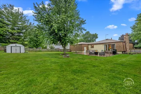 Exterior - 1024 Maple Ln, Batavia, IL 60510 photo 5 of 5