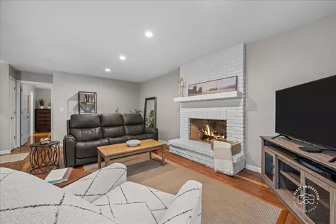 Living - 1024 Maple Ln, Batavia, IL 60510 photo 3 of 4