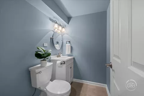 Bath - 1024 Maple Ln, Batavia, IL 60510 photo 3 of 3