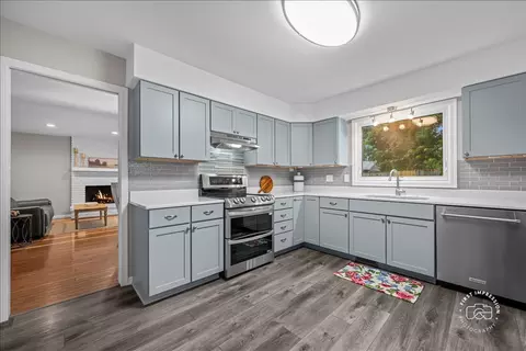 Kitchen - 1024 Maple Ln, Batavia, IL 60510 photo 2 of 2