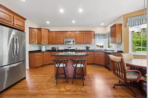 512 Highlington Ct, Beecher, IL 60401 photo 3