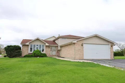 5011 Fairoaks Ct, Country Club Hills, IL 60478
