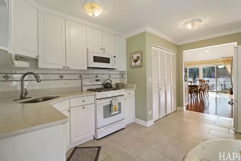 Kitchen - 716 S Riverside Dr, Mchenry, IL 60050 photo 4 of 4
