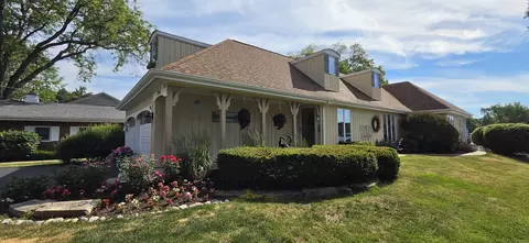 Exterior - 716 S Riverside Dr, Mchenry, IL 60050 photo 11 of 14