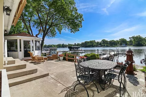 Exterior - 716 S Riverside Dr, Mchenry, IL 60050 photo 3 of 14