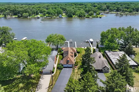 View/Area - 716 S Riverside Dr, Mchenry, IL 60050 photo 2 of 7