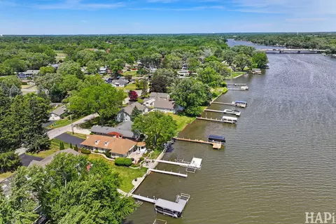 View/Area - 716 S Riverside Dr, Mchenry, IL 60050 photo 3 of 7
