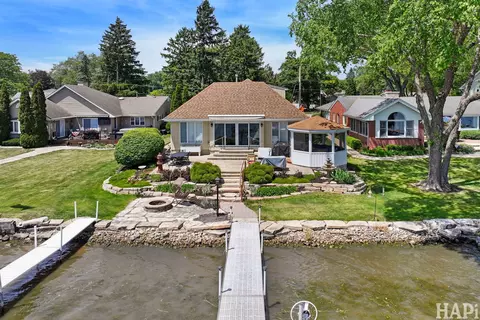 Exterior - 716 S Riverside Dr, Mchenry, IL 60050 photo 7 of 14