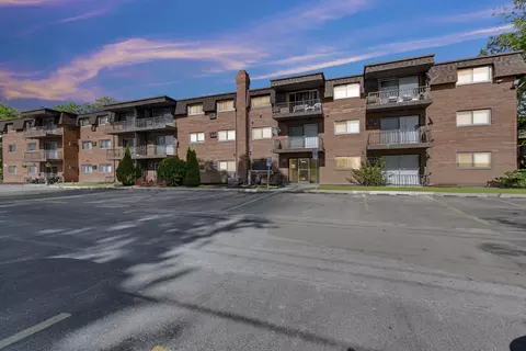 18555 Hickory Ct #24, Lansing, IL 60438