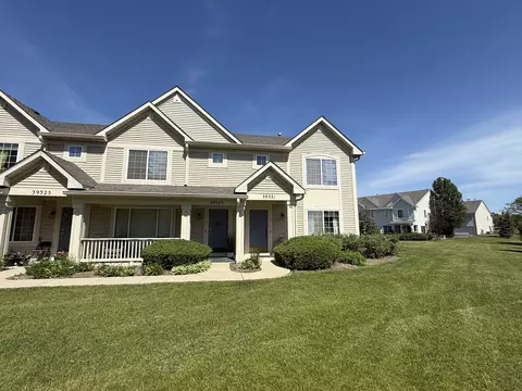 39321 N Melbourne Ct, Beach Park, IL 60083