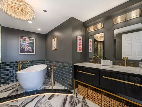 Bath - 21 E Huron St #1201, Chicago, IL 60611 photo 2 of 4