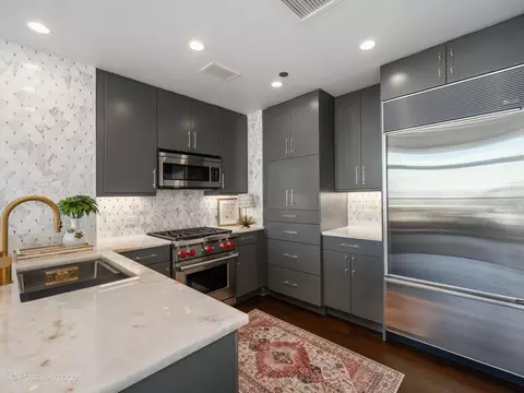 Kitchen - 21 E Huron St #1201, Chicago, IL 60611 photo 2 of 4