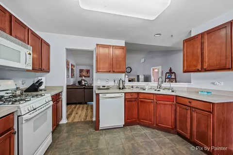 Kitchen - 5928 Bluegrass Trl, Mchenry, IL 60050 photo 3 of 3