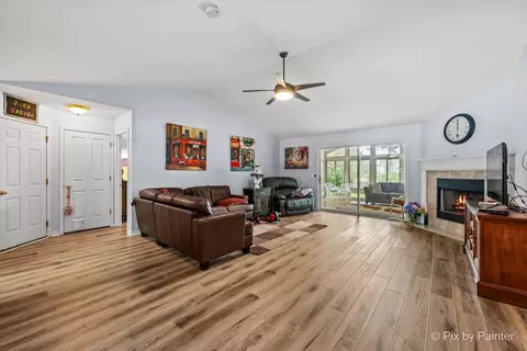 Living - 5928 Bluegrass Trl, Mchenry, IL 60050 photo 1 of 2