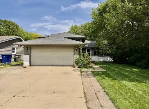 28 W560 Bolles Ave, West Chicago, IL 60185