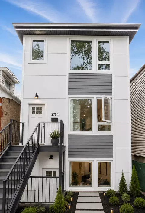 2611 W 21 St, Chicago, IL 60608