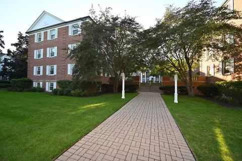 1402 Hinman Ave #2E, Evanston, IL 60201