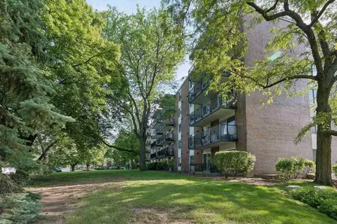 5 S040 Pebblewood Ln #E105, Naperville, IL 60563