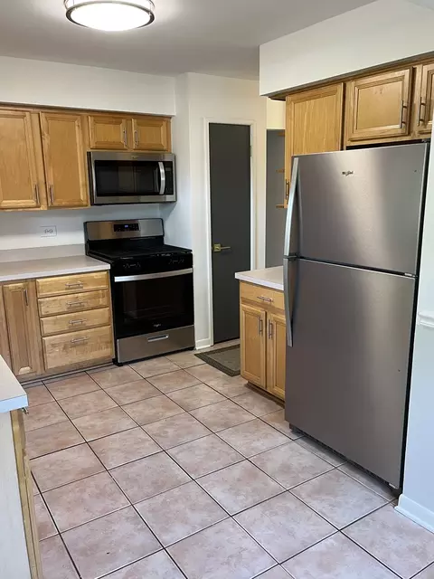 Kitchen - 426 E Vallette St, Elmhurst, IL 60126 photo 1 of 3