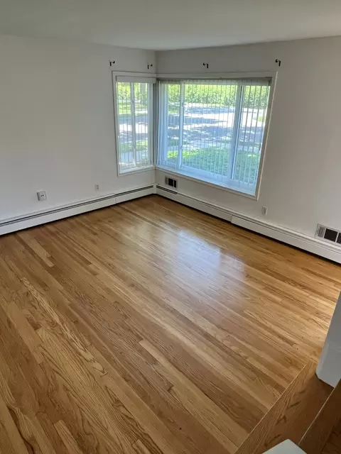 Living - 426 E Vallette St, Elmhurst, IL 60126 photo 1 of 2