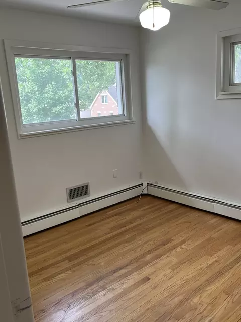 Bedroom - 426 E Vallette St, Elmhurst, IL 60126 photo 3 of 3