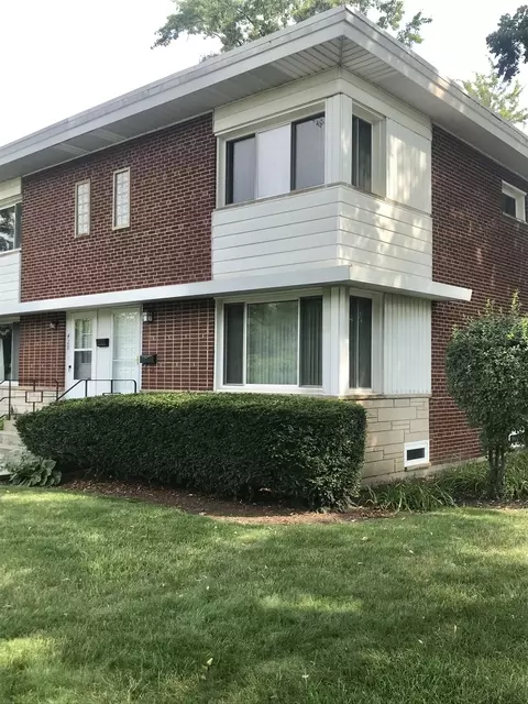 426 E Vallette St, Elmhurst, IL 60126