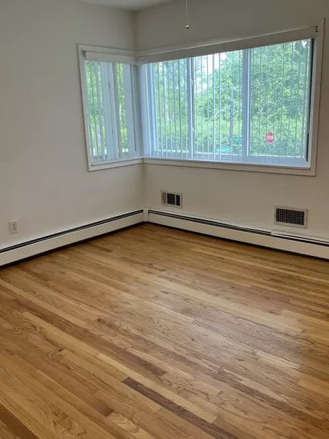 Bedroom - 426 E Vallette St, Elmhurst, IL 60126 photo 1 of 3