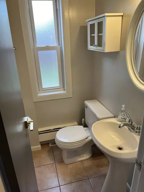 Bath - 426 E Vallette St, Elmhurst, IL 60126 photo 2 of 2