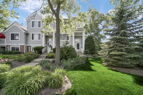 1655 Geneva Dr #1655, Wheeling, IL 60090