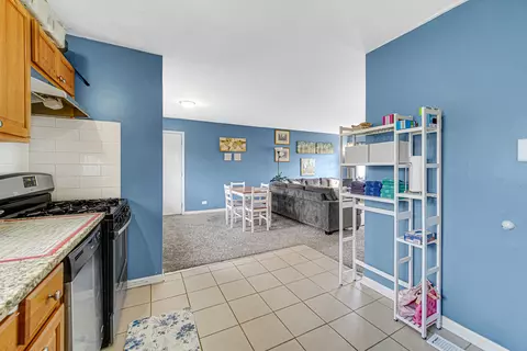 Kitchen - 310 Maricopa Ln, Hoffman Estates, IL 60169 photo 4 of 4