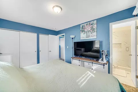 Bedroom - 310 Maricopa Ln, Hoffman Estates, IL 60169 photo 2 of 4