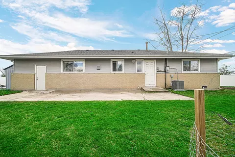Exterior - 310 Maricopa Ln, Hoffman Estates, IL 60169 photo 2 of 3