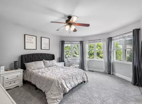 Bedroom - 4716 Oregon Trl, Mchenry, IL 60050 photo 2 of 2