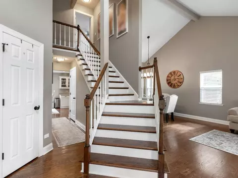 Entry Way - 4716 Oregon Trl, Mchenry, IL 60050 photo 1 of 1