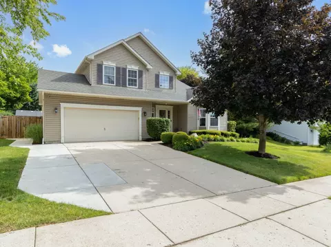 4716 Oregon Trl, Mchenry, IL 60050