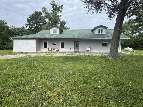 1669 Us Highway 45 Hwy, Cisne, IL 62823