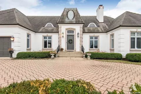 11361 W Plainfield Rd, Indian Head Park, IL 60525