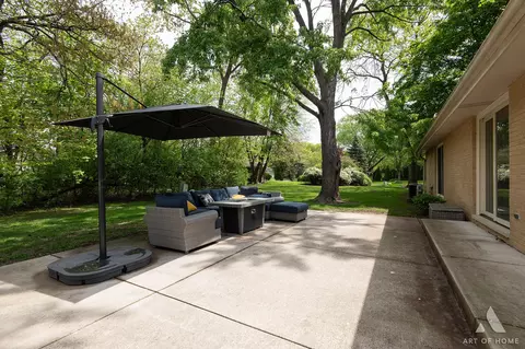 Exterior - 2 Dogwood Rd, Rolling Meadows, IL 60008 photo 3 of 7