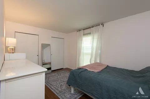 Bedroom - 2 Dogwood Rd, Rolling Meadows, IL 60008 photo 3 of 5