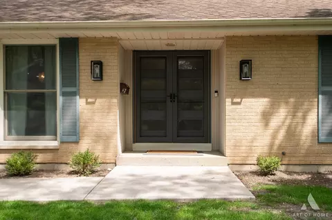 Entry Way - 2 Dogwood Rd, Rolling Meadows, IL 60008 photo 1 of 2