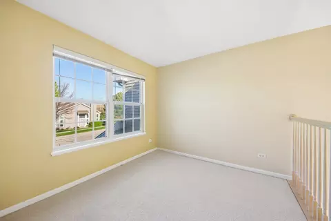 Bedroom - 993 Willow St, Itasca, IL 60143 photo 1 of 5