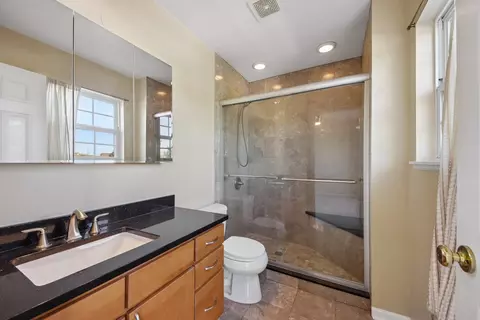 Bath - 993 Willow St, Itasca, IL 60143 photo 1 of 3