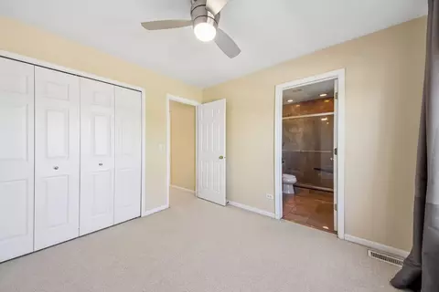 Bedroom - 993 Willow St, Itasca, IL 60143 photo 3 of 5