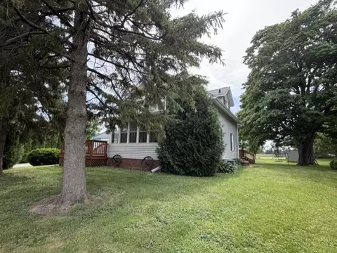 Exterior - 4373 E 250th Rd, Mendota, IL 61342 photo 8 of 12